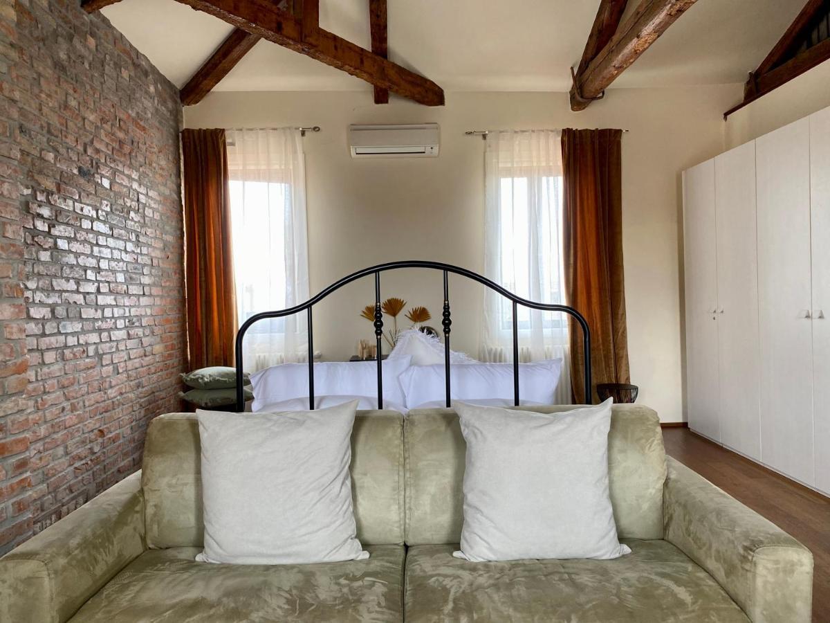 Duomo Murano Apartment With Canal View Bagian luar foto