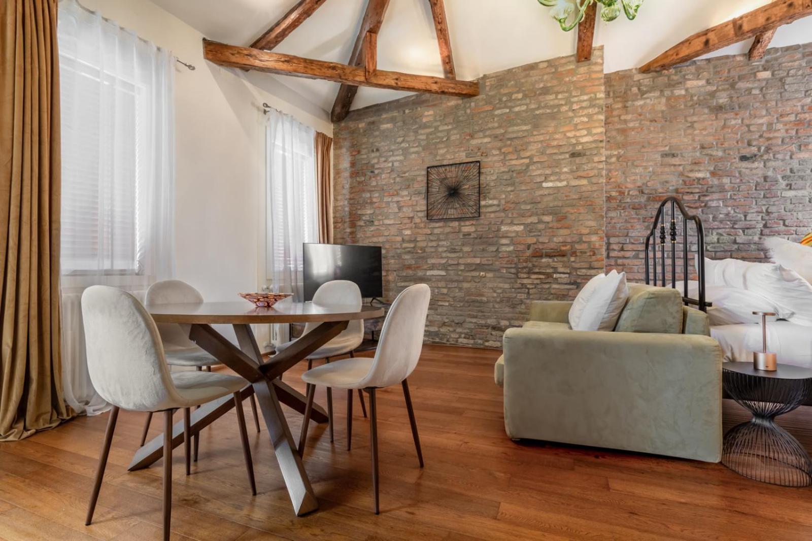 Duomo Murano Apartment With Canal View Bagian luar foto