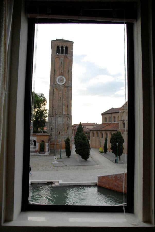Duomo Murano Apartment With Canal View Bagian luar foto