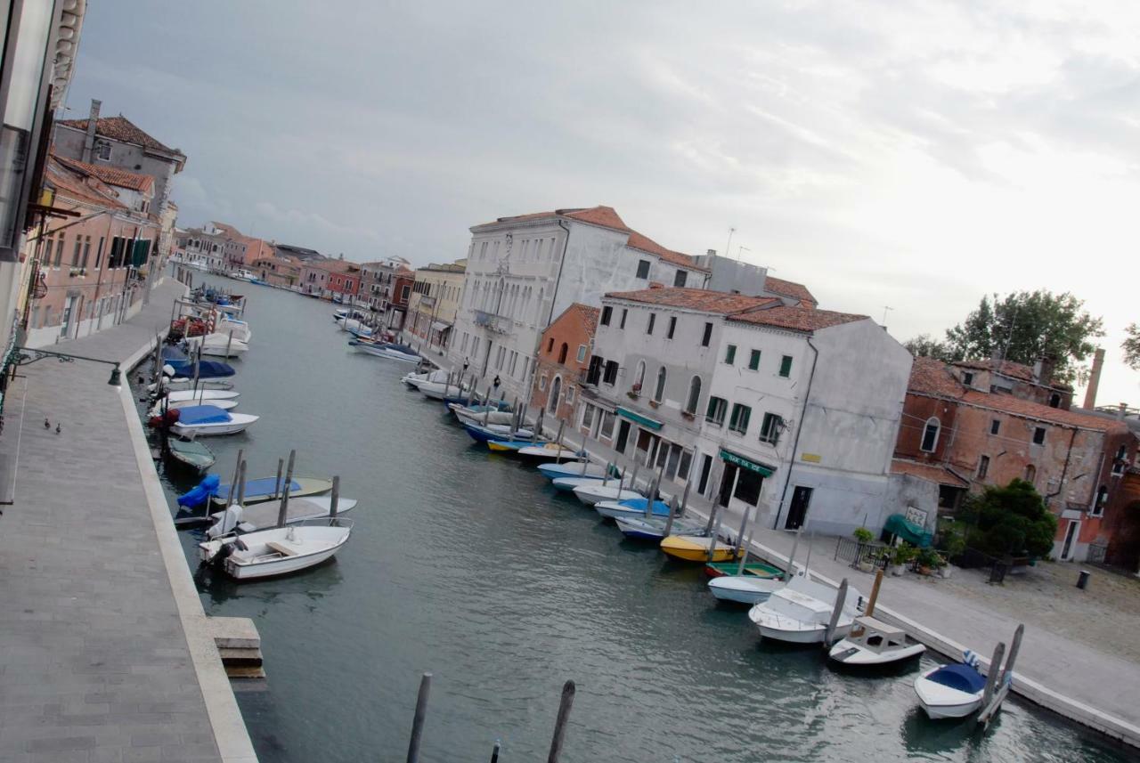 Duomo Murano Apartment With Canal View Bagian luar foto